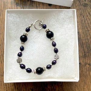 Handmade black and dark purple pearl bracelet